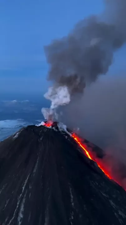 Вулкану на Камчатке присвоили "красный" код авиационной опасности