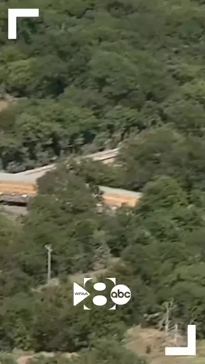 Поезд с опасным грузом сошел с рельсов в Техасе