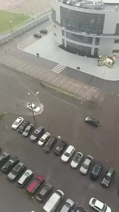 В Петербурге автомобили ушли под воду