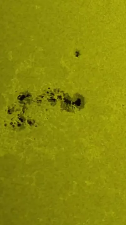 На Солнце за сутки возникло не менее 100 новых пятен