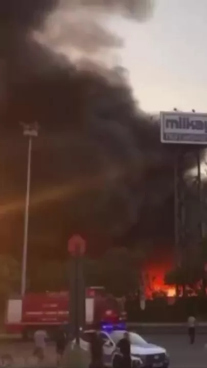 В Турции на фабрике произошёл сильный пожар