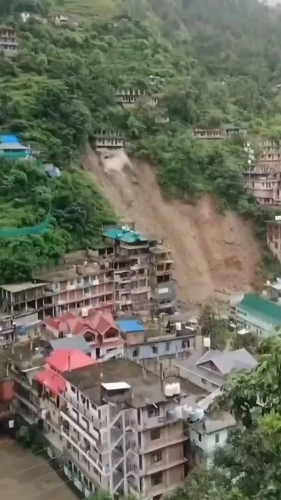 Серия оползней накрыла индийский штат-2