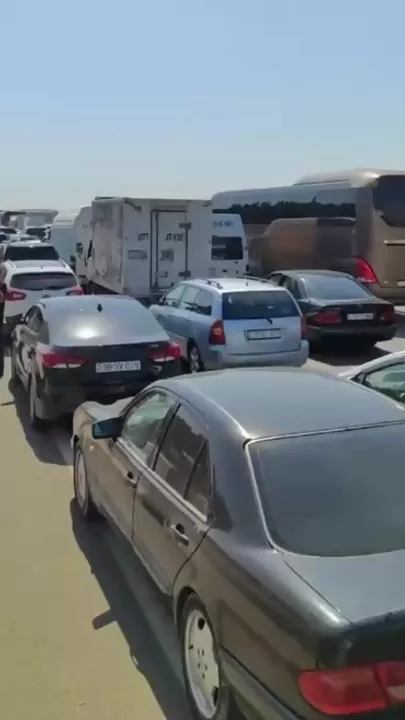 ДТП привело к крупной пробке на трассе Баку-Сумгайыт