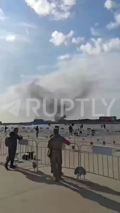 В Китае столкнулись два летающих автомобиля