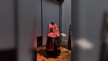 В Баку представлены образцы одежды на основе произведений Мирзы Гадима Иревани