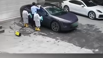 Автомойки с роботами-гуманоидами появились в этой стране