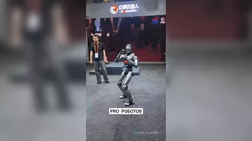 Китайская EngineAI Robotics показала робота, готового к поединку