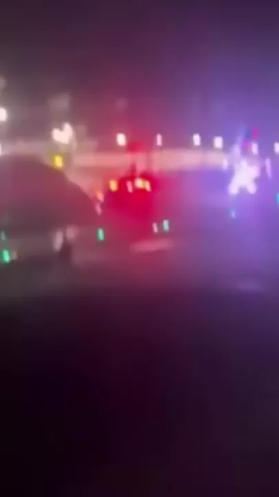 В аэропорту Нью-Йорка столкнулись два самолета-2