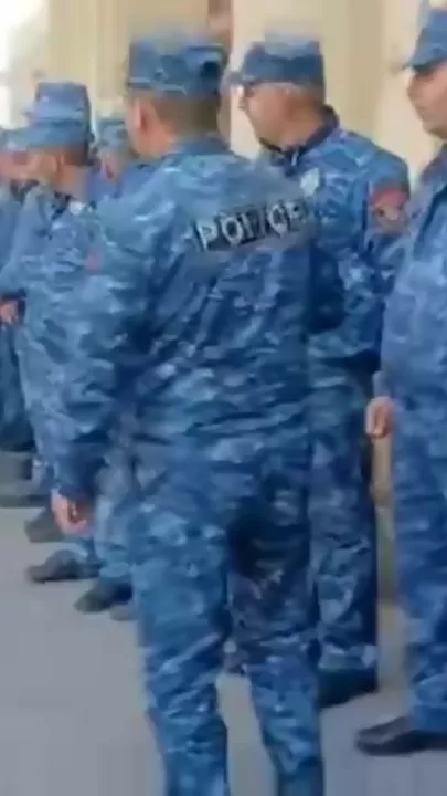 Мера Гюмри изолировали в его же кабинете-3