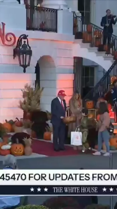 Трамп встретил Хэллоуин в Белом доме