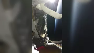 Уникальные кадры выхода астронавта в космос