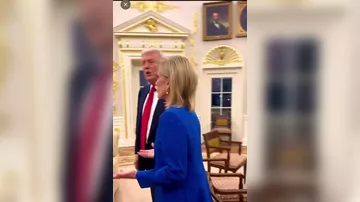 Трамп показал обновленный Овальный кабинет