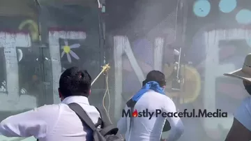 Масштабные протесты в Мексике: начались столкновения с полицией - 4