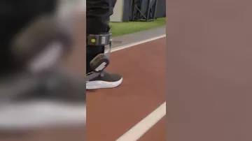 Nike выпустили кросы на батарейках