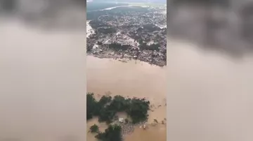 Сотни человек погибли при наводнениях в Индонезии