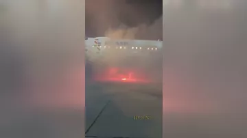 В Бразилии после посадки загорелся самолет