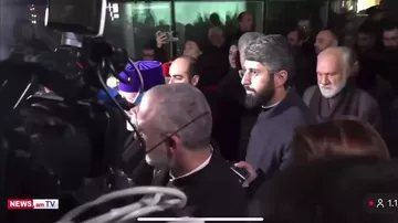 Реваншисты скапливаются в аэропорт Еревана