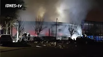 В Праге пожар уничтожил ретроавтомобили на $10 млн