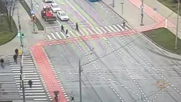 В Москве инспектор ДПС на ходу остановил фуру с умирающим водителем