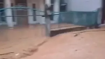 Наводнение на Суматре усилилось