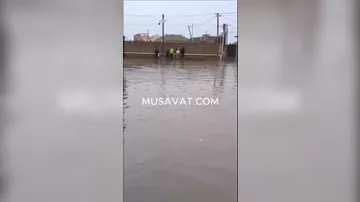 Bakıda leysan: Qəsəbələri su basdı, azyaşlı yaralandı