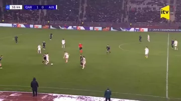 Kasper Dolberq 39-cu dəqiqədə bərabərlik qolunu vurur