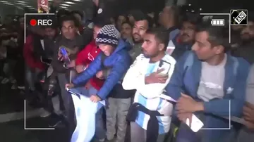 Messini Hindistanda on minlərlə insan belə qarşıladı