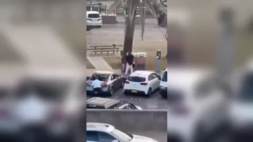 Момент разоружения нападавшего в Сиднее облетел соцсети