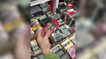 Гигантский выбор игрушечных машинок в магазине Шанхая - 1