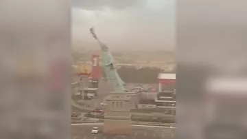 35-метровая копия Статуи Свободы обрушилась в Бразилии