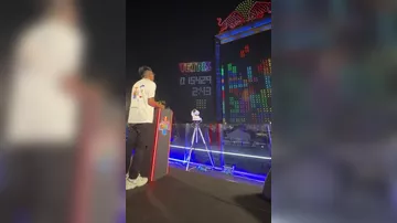 В Дубае сделали экран для игры в Tetris из 2800 дронов