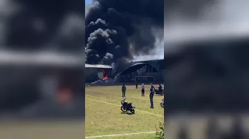 В промзоне Мексики разбился частный самолет - 2