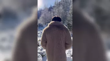 Азербайджанский блогер Джавид Байрамлы прогулялся по заснеженному Алматы