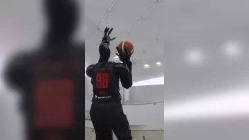 Робот установил рекорд по дальности броска в баскетболе