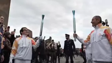 Джеки Чан пронес олимпийский огонь по древним руинам Помпей