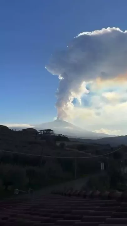 Вулкан Этна снова активизировался - 1