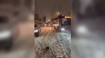 Бакинский поселок замело снегом