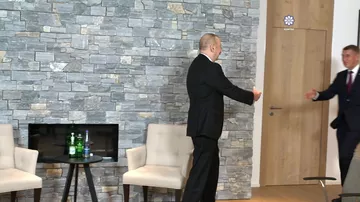 Prezident İlham Əliyev Davosda Çexiyanın Baş naziri ilə görüşüb