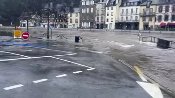 Франция уходит под воду - 1