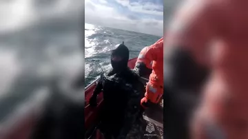 В России спасли водолаза после 20 часов в ледяной воде