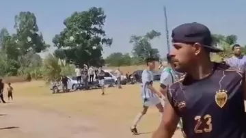 20 yaşlı qadın hakim futbol matçından sonra DÖYÜLDÜ