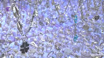 Dünyada bahalaşan qızılın Azərbaycan bazarındakı SON QİYMƏTİ