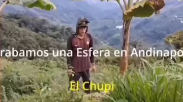 Загадочный сферический объект в небе над Колумбией