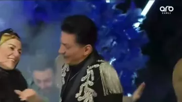 Nəsibə Zeynalovanın geyimlərində efirə çıxdı