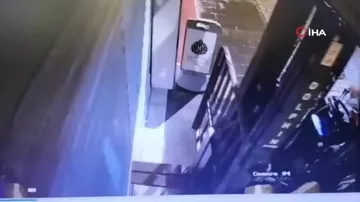 В Турции мужчина ограбил магазин и скрылся на осле