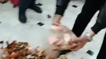 Toy sahibi restoranda yeməklərin gizlədildiyini deyib aləmi bir - birinə qatdı