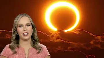 Завтра в небе появится "огненное кольцо"