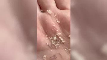 Çörəyi içindən simlər çıxdı