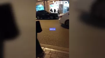 Tarqovıda mağaza yanır