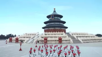 Роботы показали мастерство боевого искусства в пекинском Храме Неба